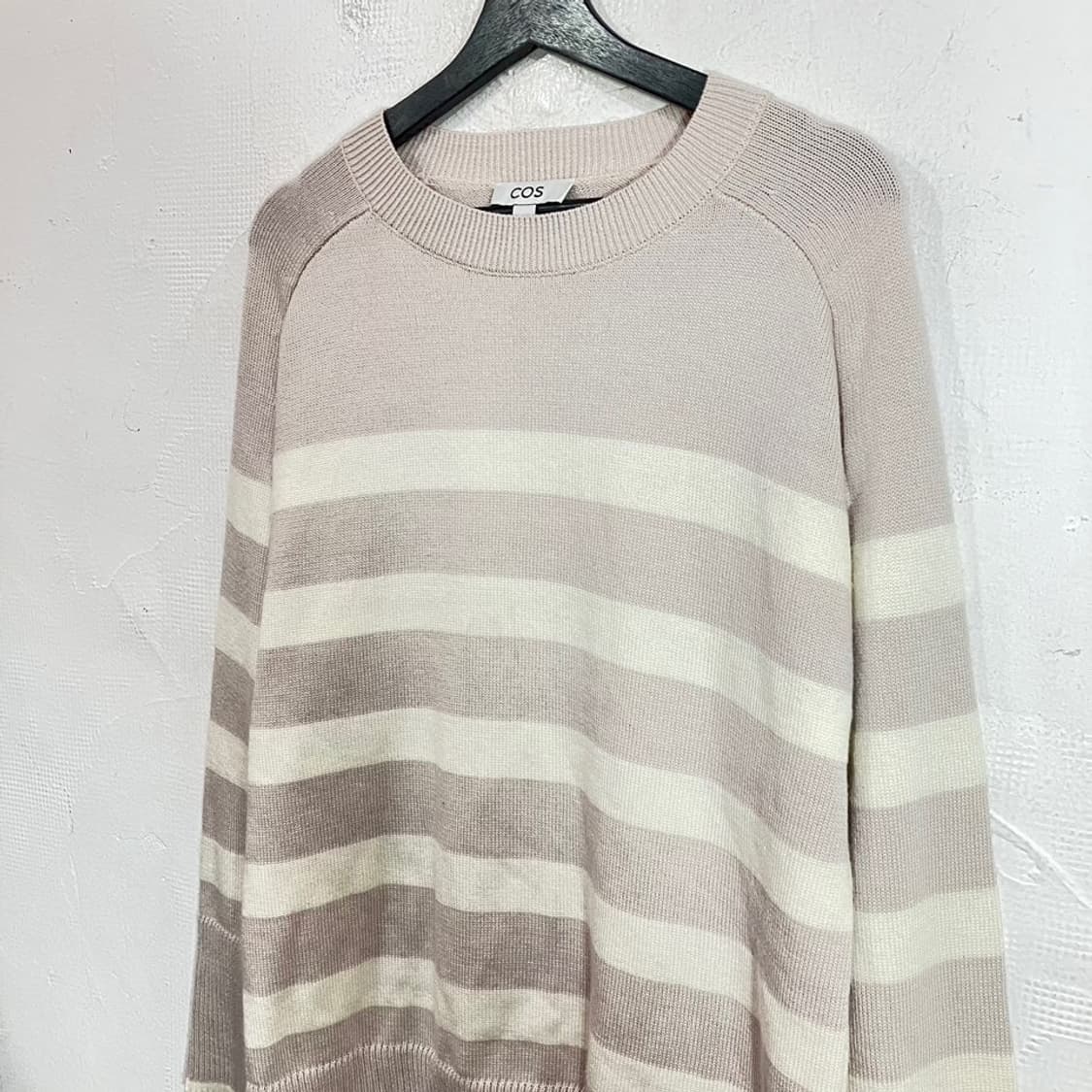 코스 스트라이프 미니멀 니트 상품이미지4