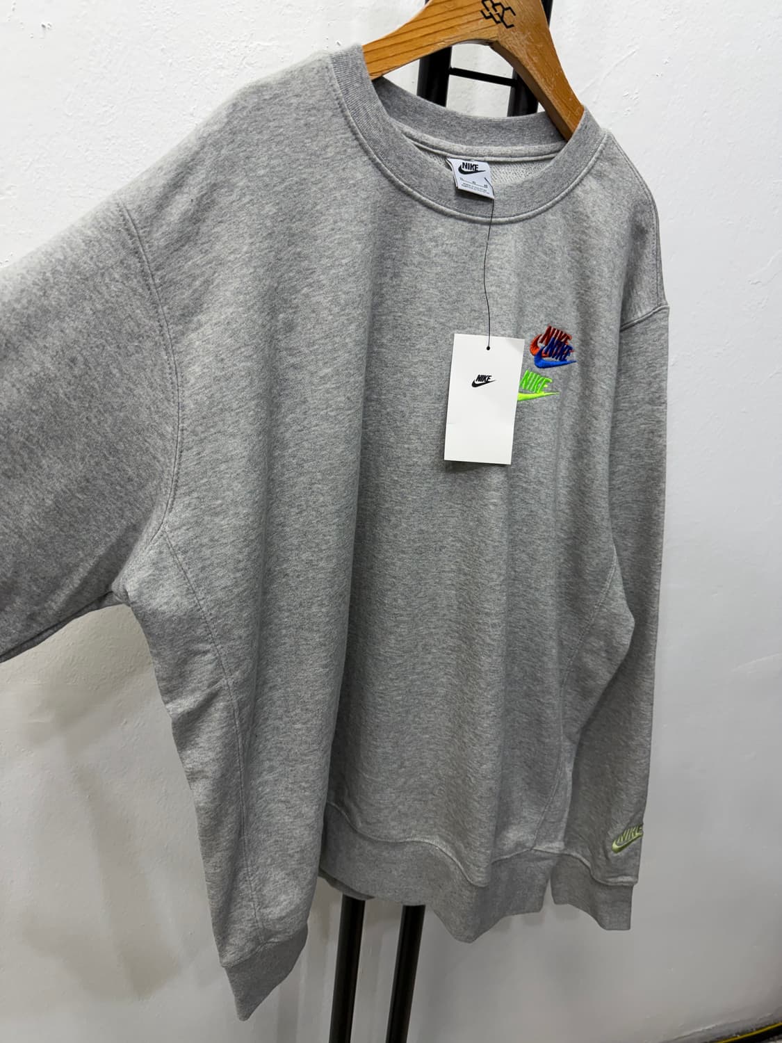 새제품) 나이키 멀티 스우시 맨투맨 XL 상품이미지2