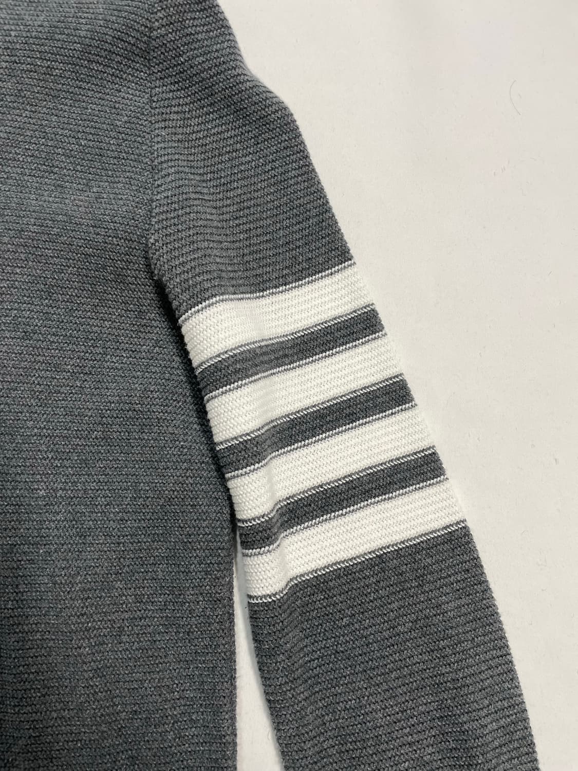 톰브라운 라셀스티치 와플 니트 상품이미지5