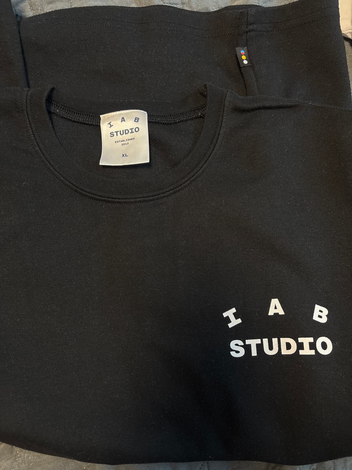 아이앱 스튜디오 10주년 블랙 반팔티셔츠 XL 상품이미지2