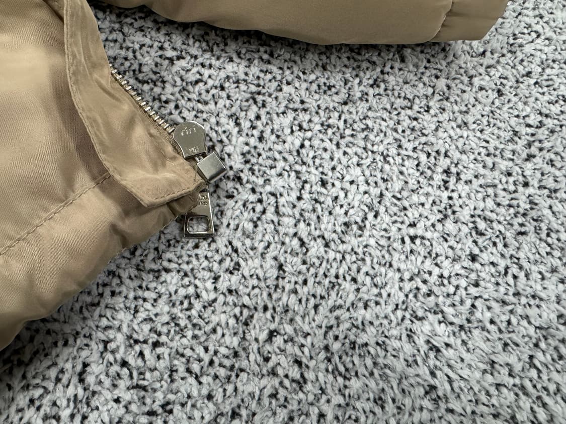 프라다 삼각로고 푸퍼 다운다켓 상품이미지6