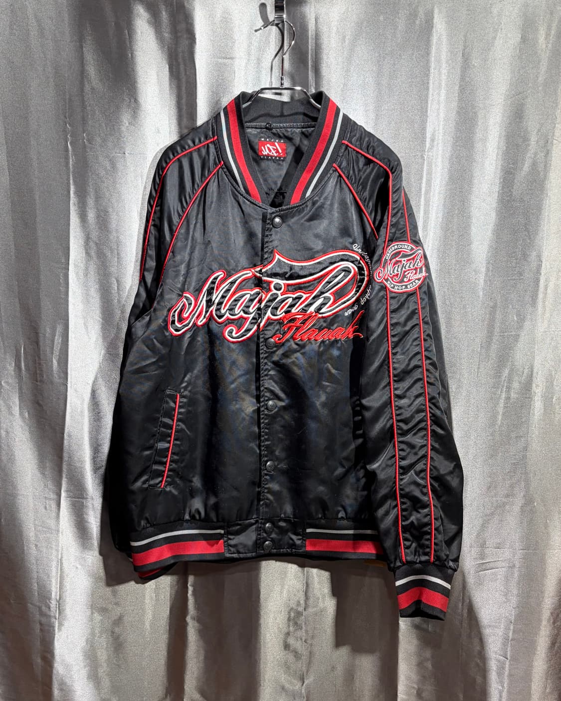 XL 마자플라바 패치 빅로고 레드라인 사틴 자켓 상품이미지2