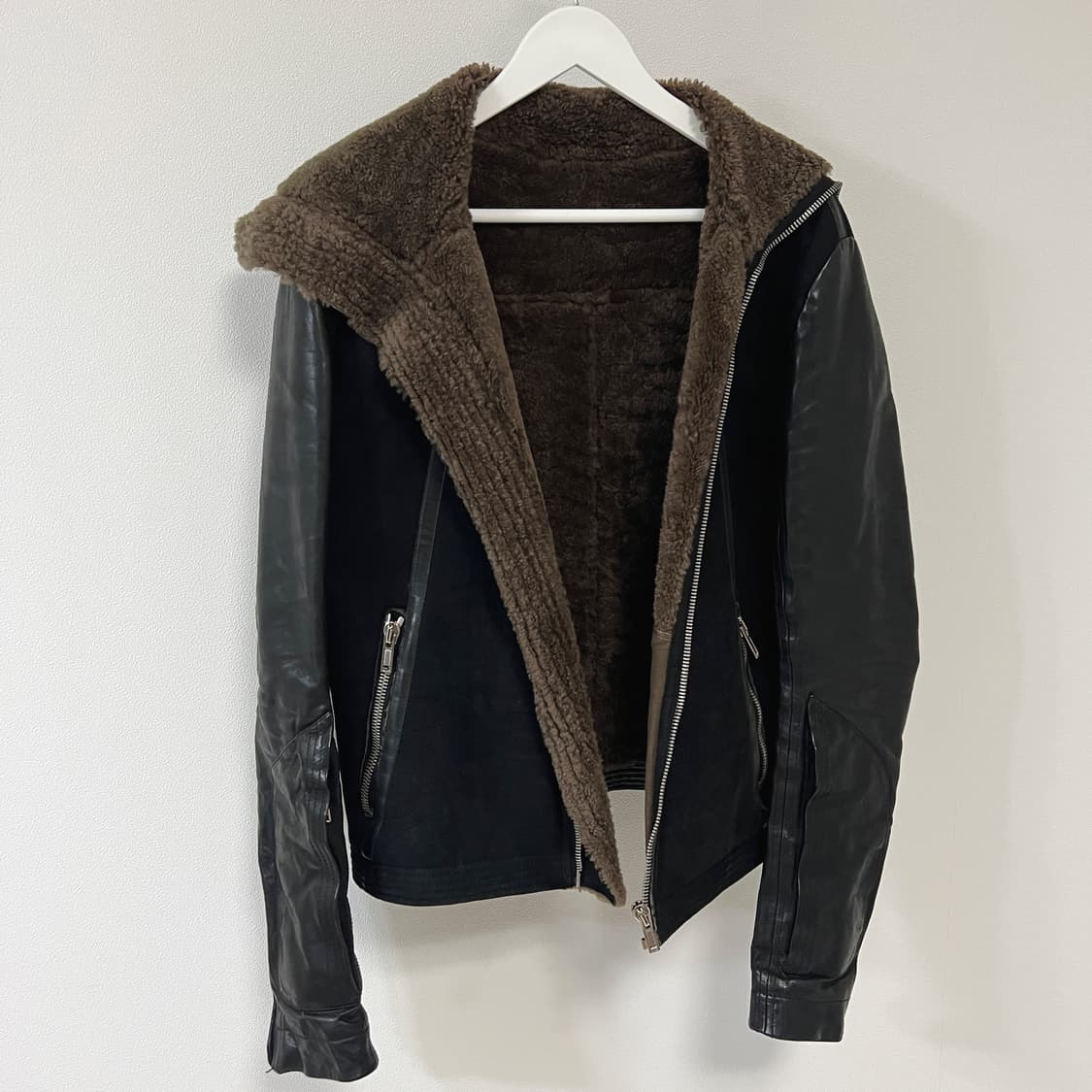 릭오웬스 12FW "MOUNTAIN" 하이넥 양가죽 무스탕 자켓 상품이미지3