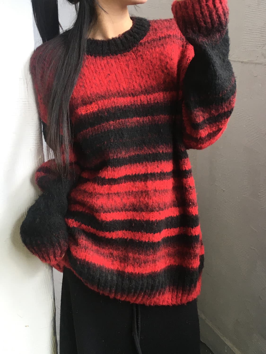 032C 로고 픽셀 그라데이션 레드 니트 상품이미지4