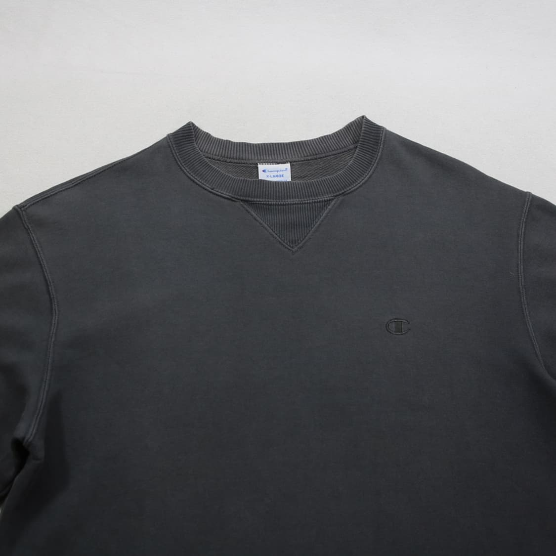 (착용컷) Champion 스웻 셔츠 (남성용 100-103) 상품이미지4