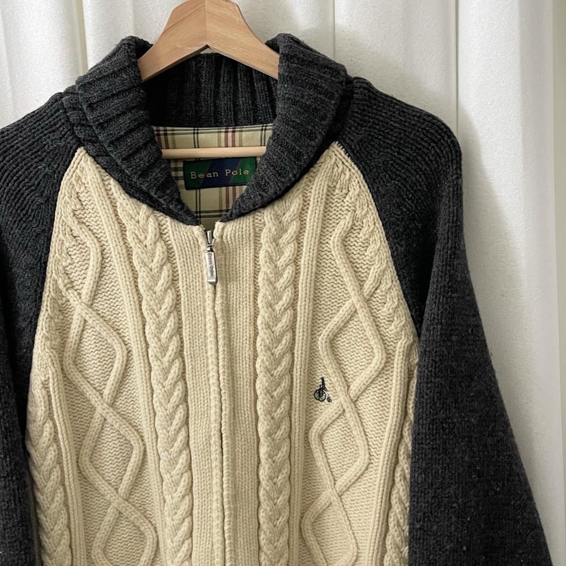 빈폴 아이보리 & 챠콜 배색 꽈배기 니트 집업 상품이미지3
