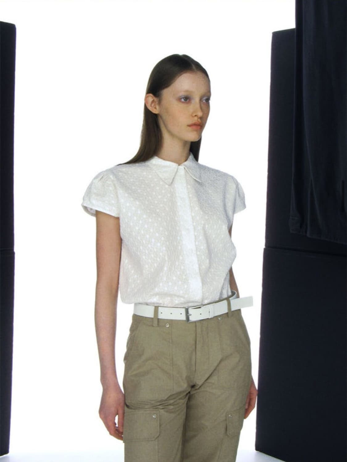 버뮬라 아일렛 코튼 블라우스 상품이미지1