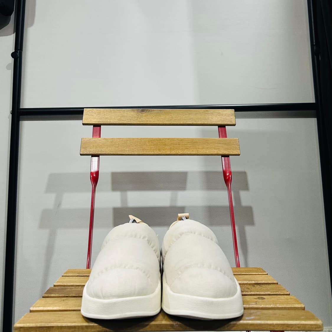 245) 아디다스 패딩화 여성 여자 방한화 퍼피랫 아이보리 뮬 상품이미지2