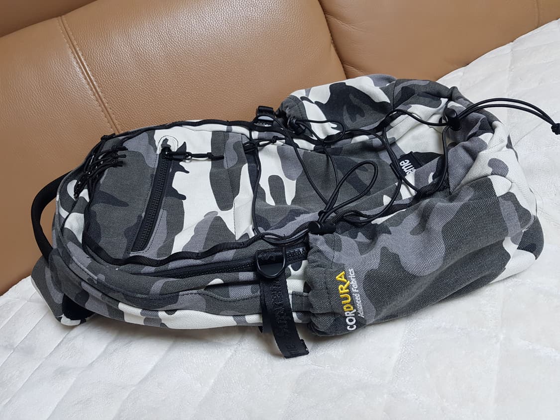 슈프림 백팩 스노우 카모 25SS 상품이미지6