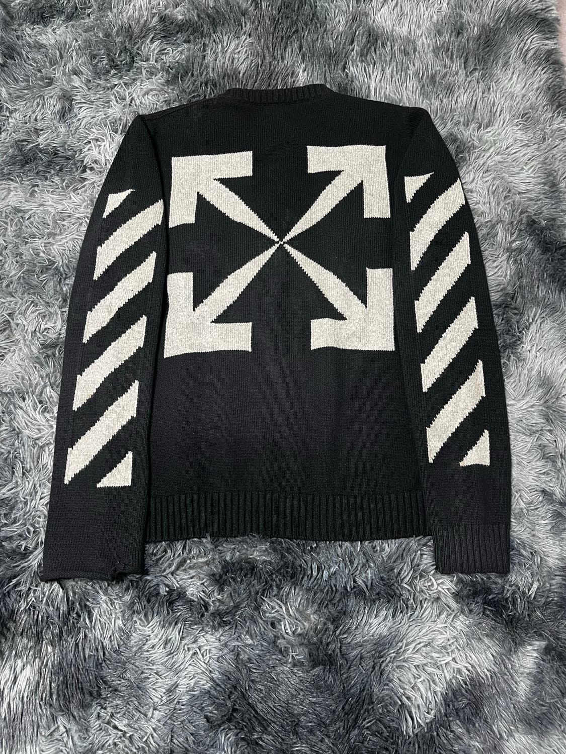 [L size] 오프화이트 애로우 니트 상품이미지1