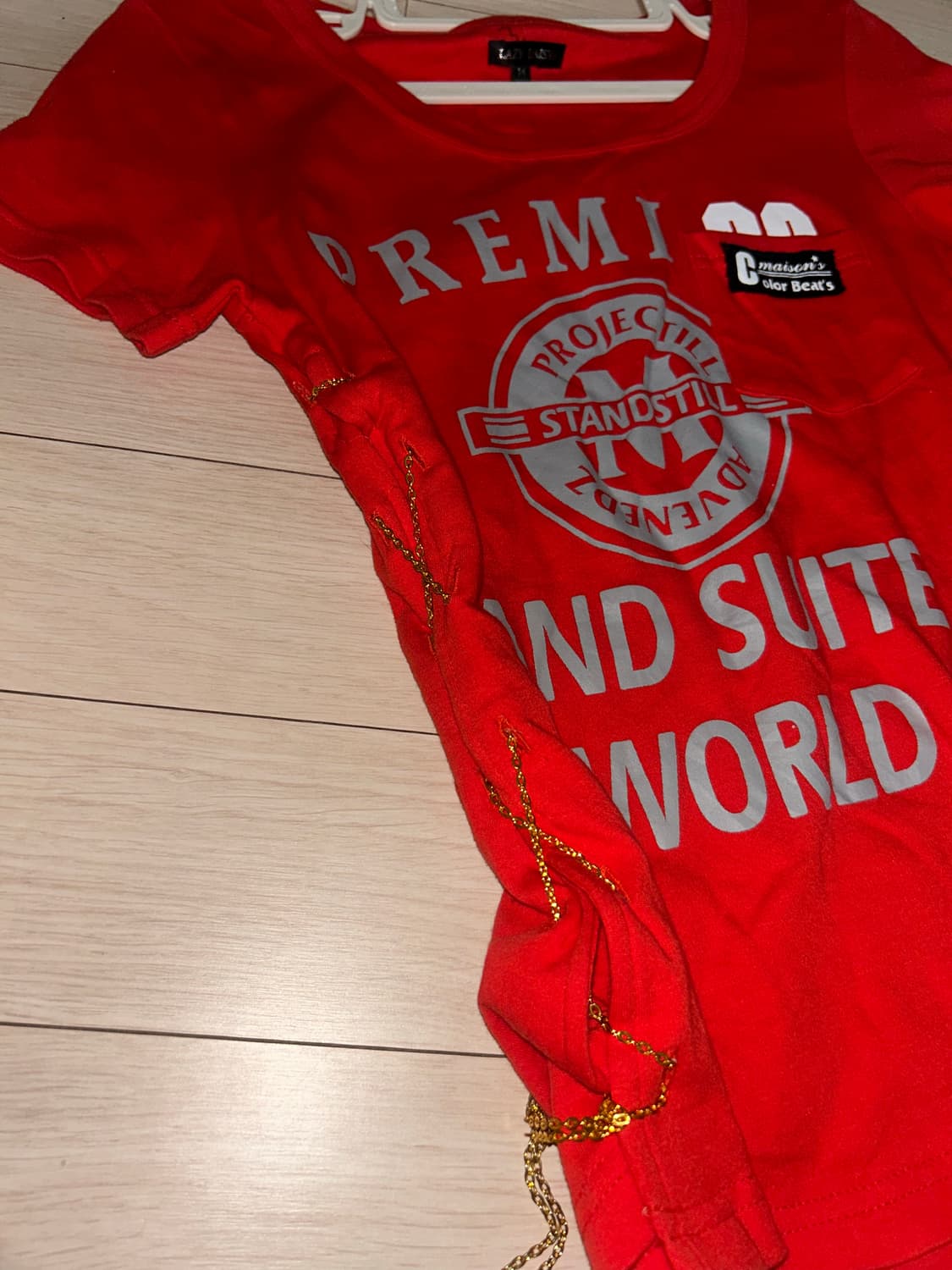 빈티지 골드 체인 레드 반팔티 슬림핏 상품이미지2