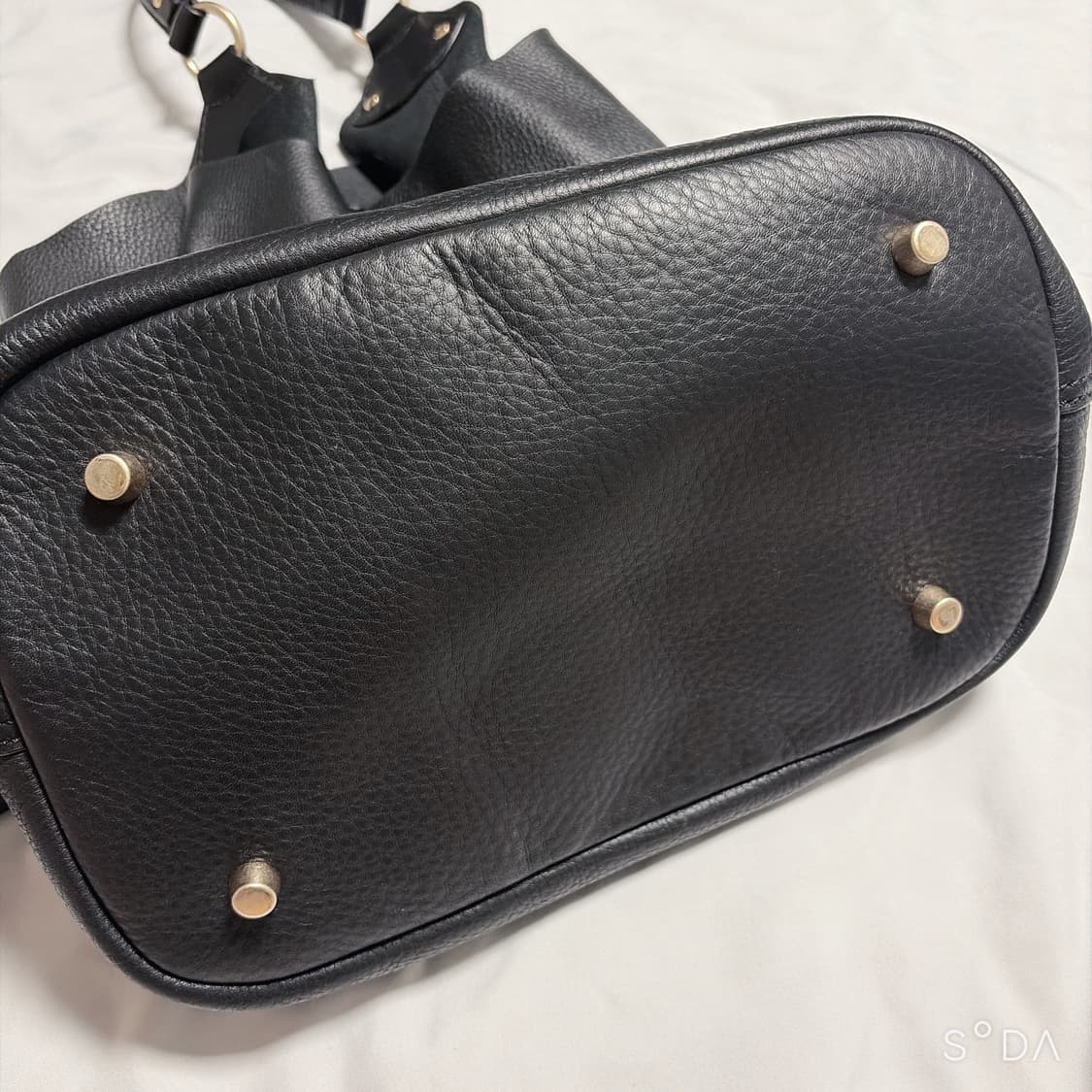 버버리 가죽 호보백 블랙 상품이미지6