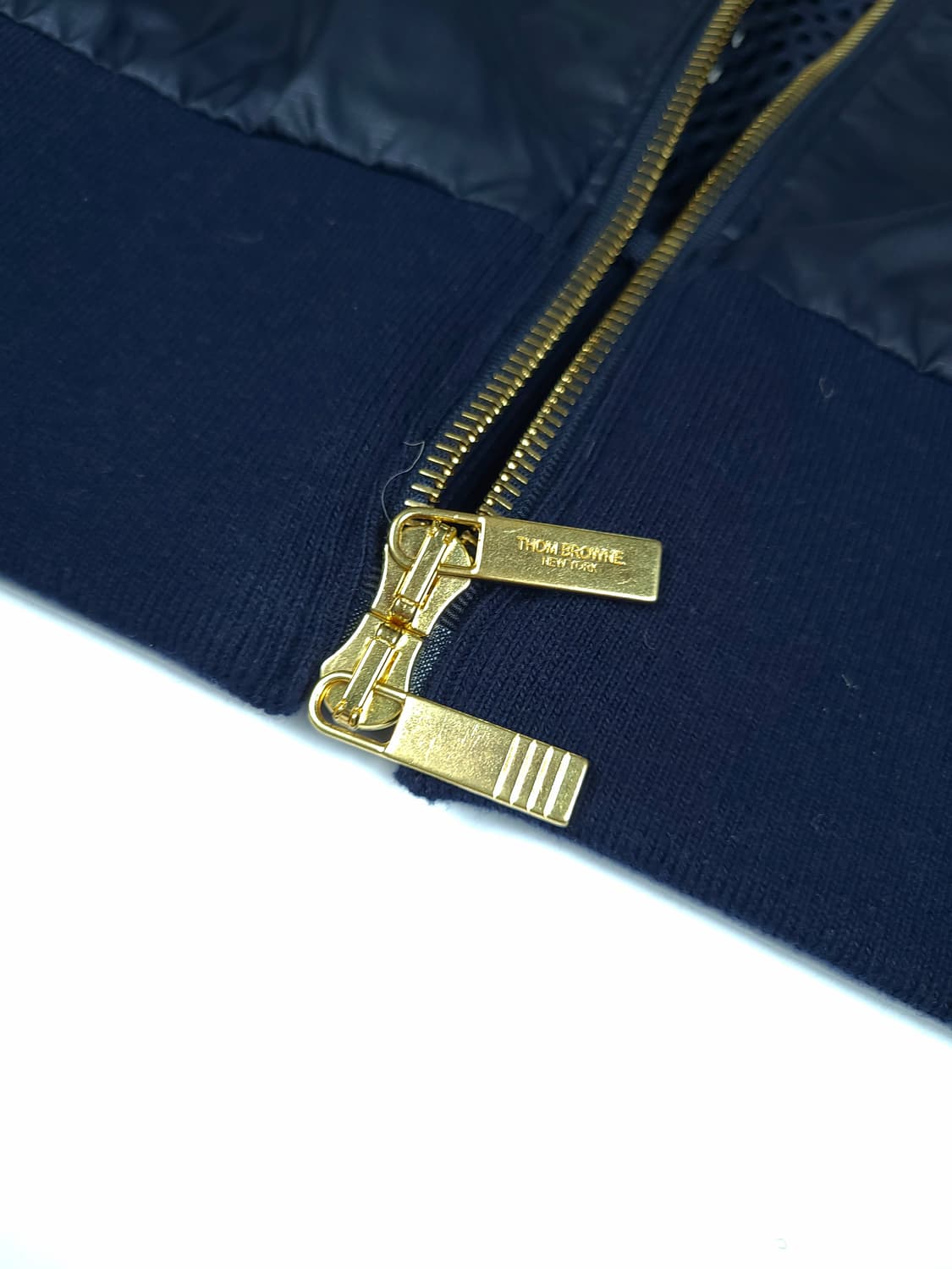 톰브라운 센터백 백삼선 바람막이 블루종 봄버자켓 상품이미지5