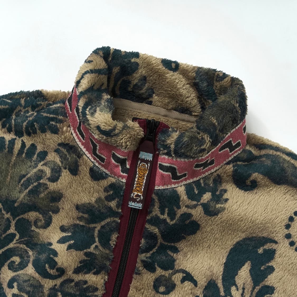 캐피탈 다마스크 패턴 마리아 플리스 집 블루종 베이지 상품이미지4