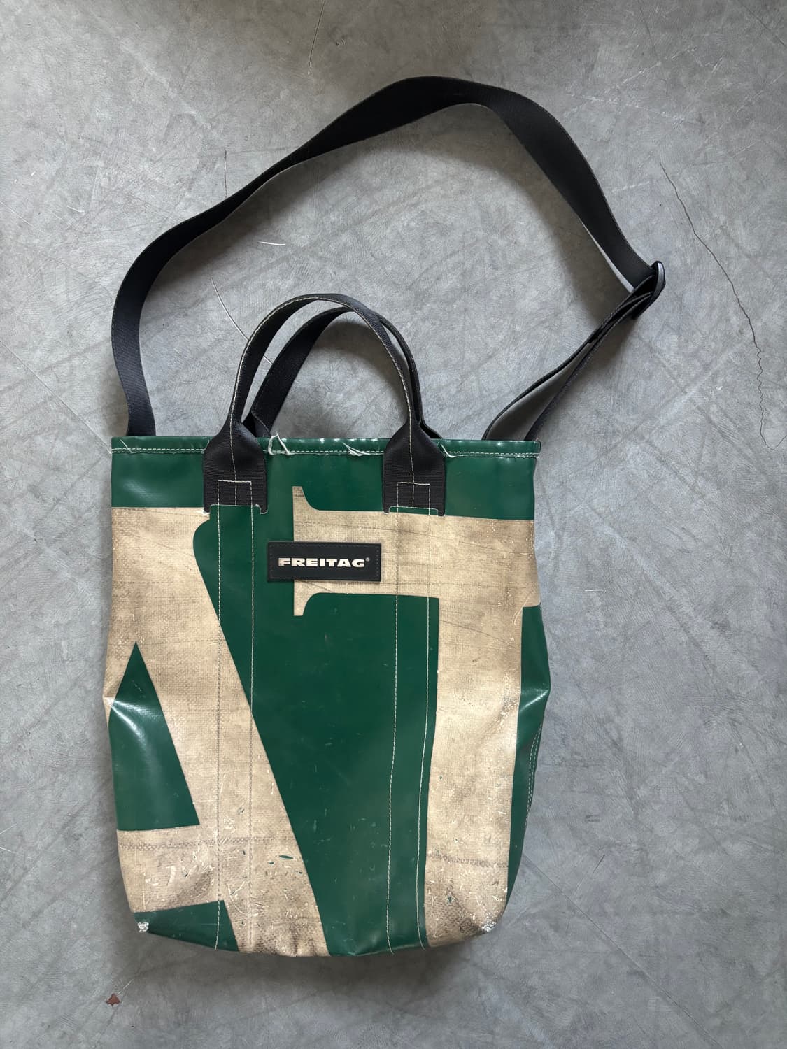 Freitag 프라이탁 F202 그린 컬러 숄더백 상품이미지1