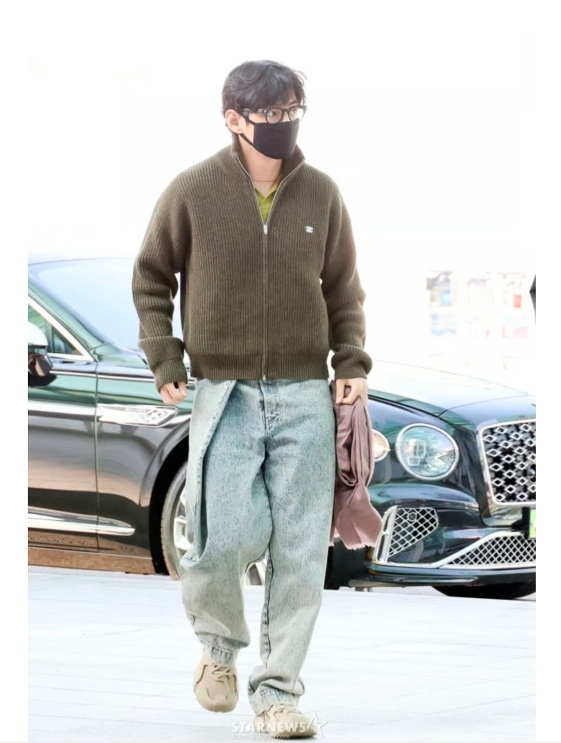 [L] 셀린느 트러커 스웨터 - 리브드 울 블랙 팝니다 상품이미지4