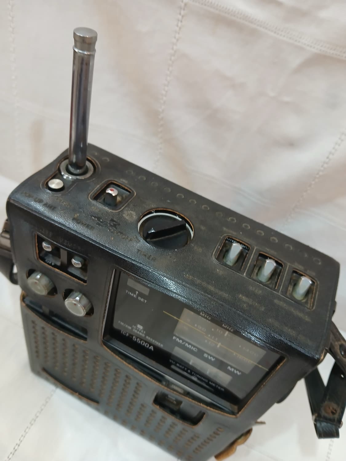 빈티지 소니 ICF-5500A FM/AM 3밴드 라디오 상품이미지4