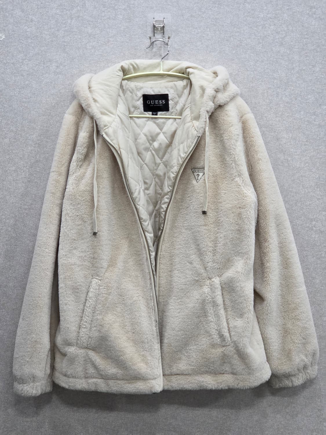 게스(GUESS) 퍼 후드 집업 자켓 상품이미지3