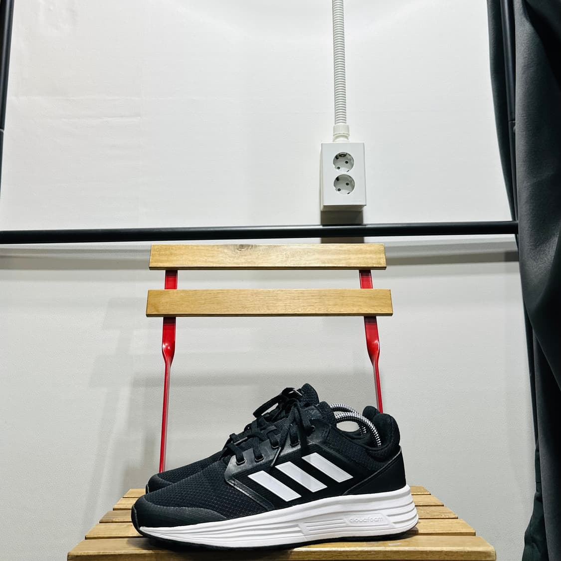 260) 아디다스 운동화 남성 남자 신발 갤럭사5 블랙 화이트 상품이미지3