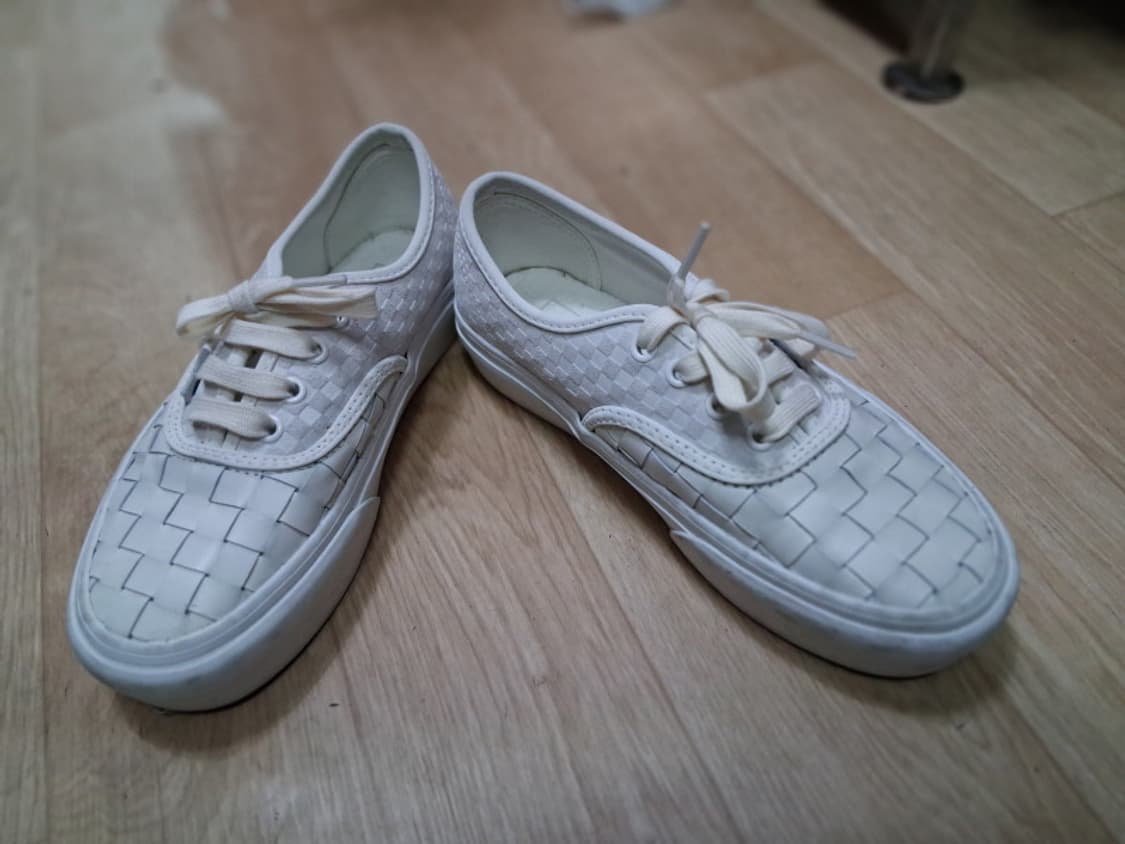 vans 화이트가죽스니커즈 화이트모자이크가죽 운동화 
거의새거 235
 상품이미지3