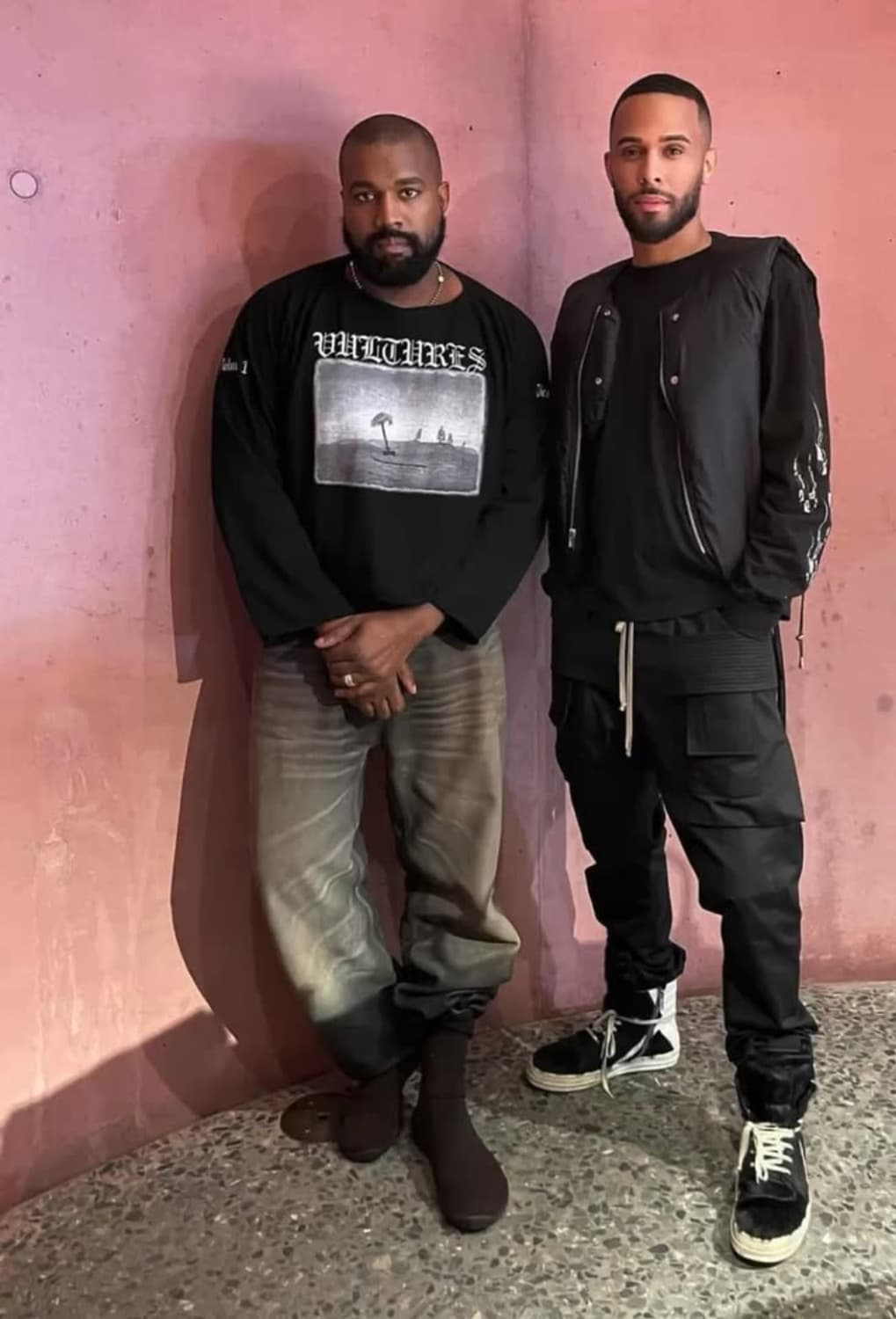 칸예 벌쳐스 1 트랙 리스트 롱슬리브 상품이미지1