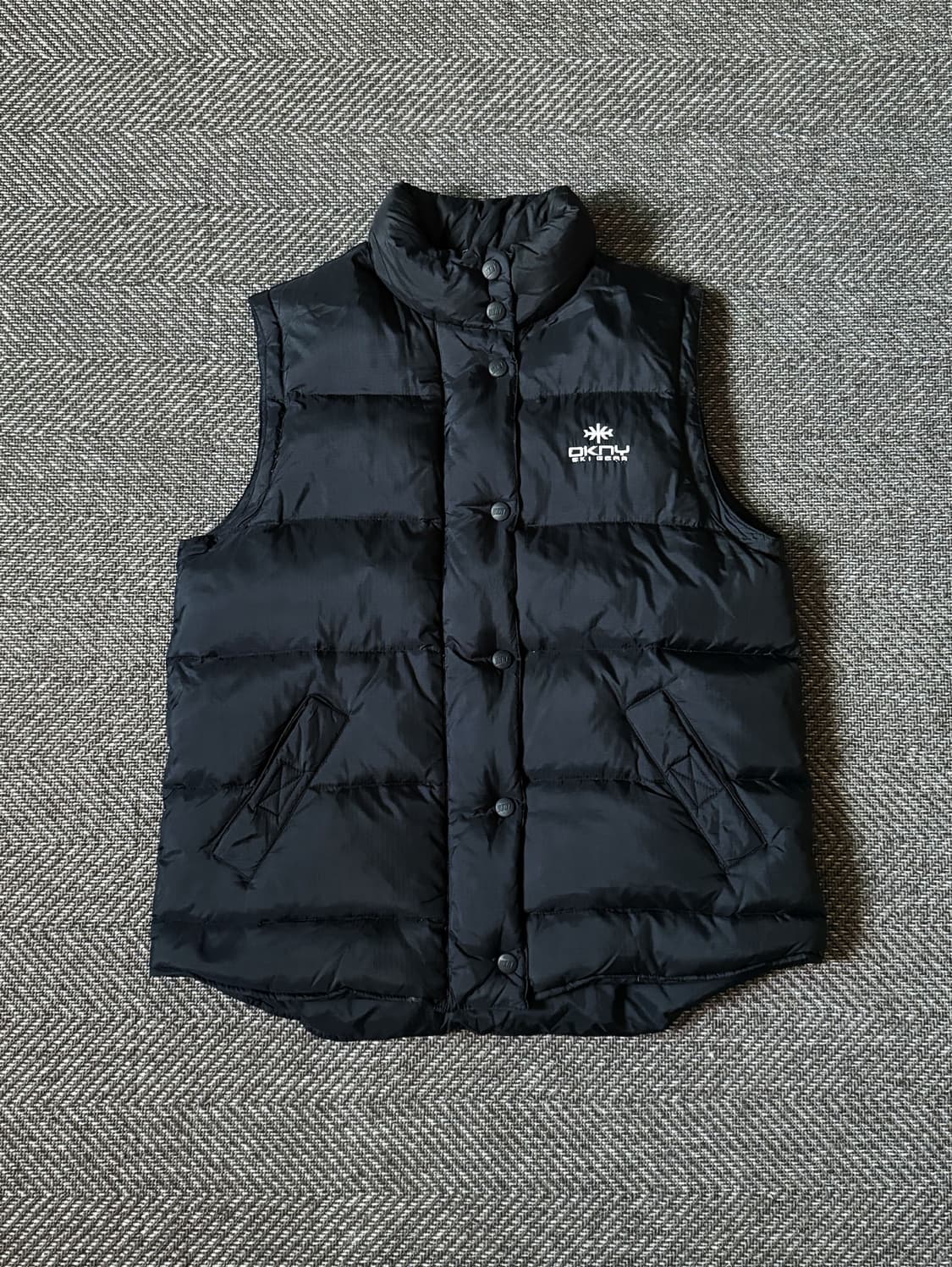 90s DKNY 스키기어 구스다운 패딩조끼 (100-105) 상품이미지1