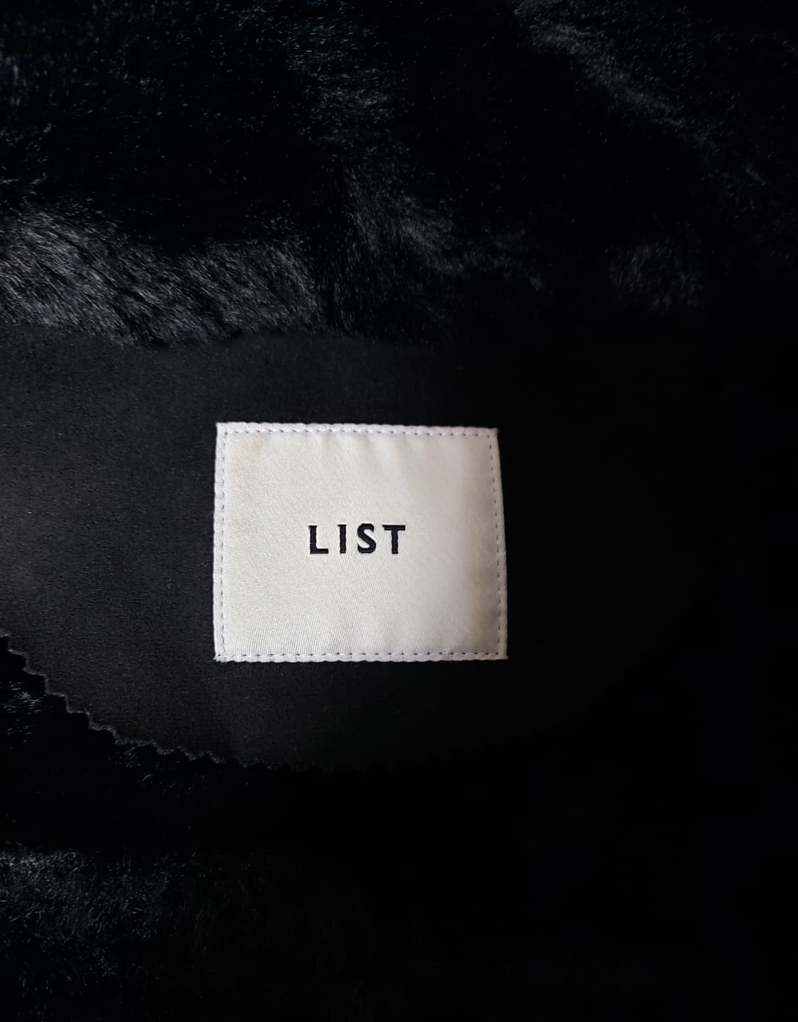 리스트 LIST 블랙 무스탕 자켓 (66사이즈)

 상품이미지5