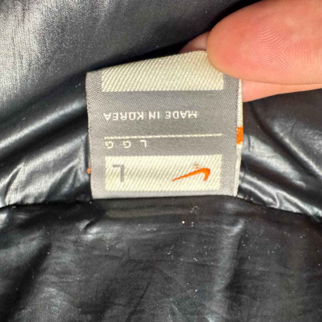 Name : 나이키 맨유 팀로고 블랙컬러 후드탈부착 유광 덕다운 패딩  상품이미지8