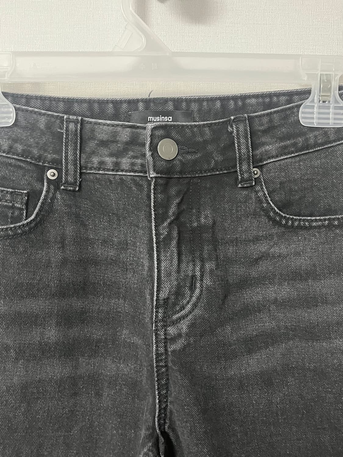 무신사 스탠다드 우먼즈 로 라이즈 와이드 데님 팬츠 [워시드 블랙] 상품이미지3