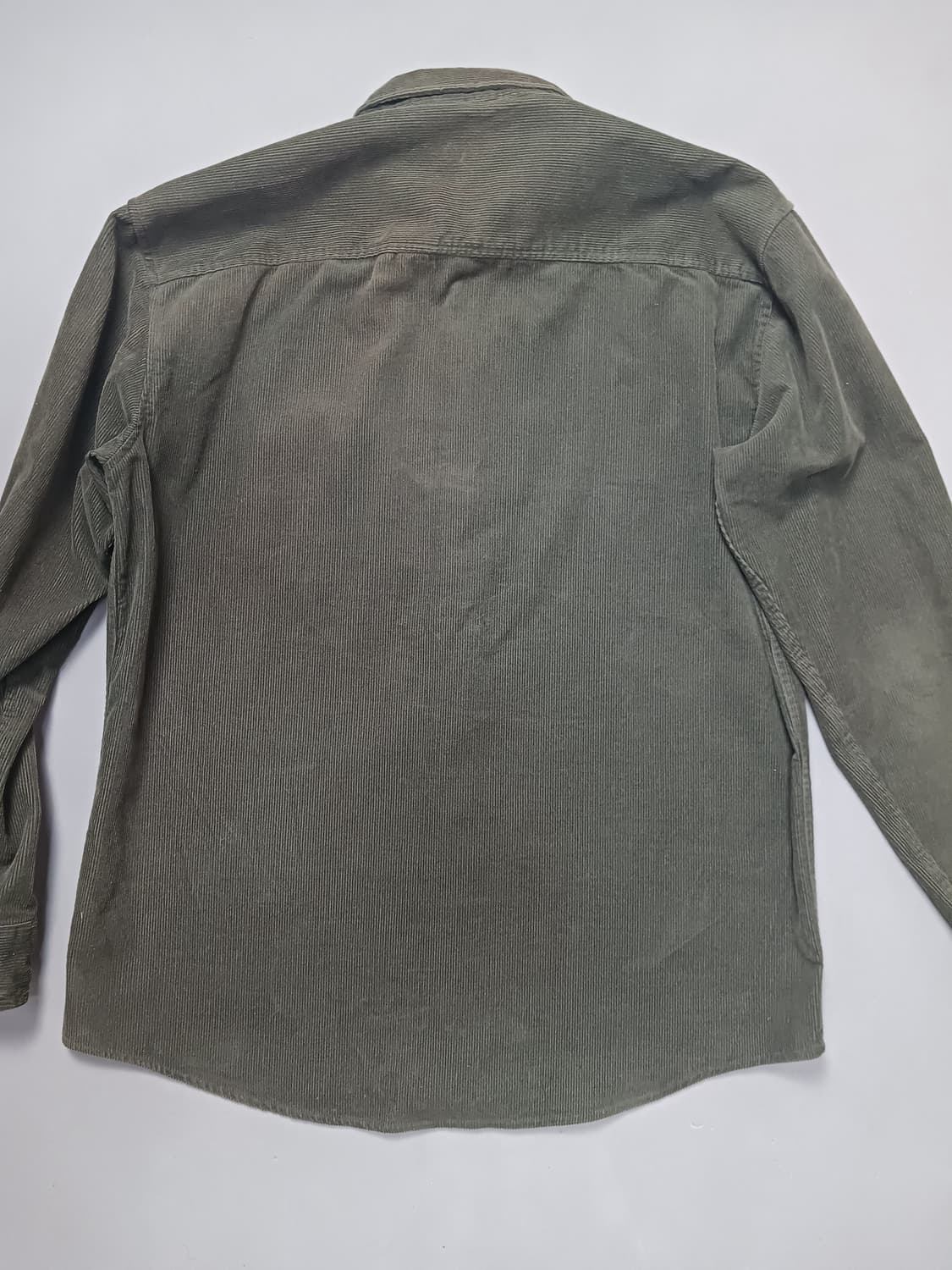 [L] 무신사 스탠다드 코듀로이 릴렉스 핏 버튼다운 셔츠 카키 상품이미지6