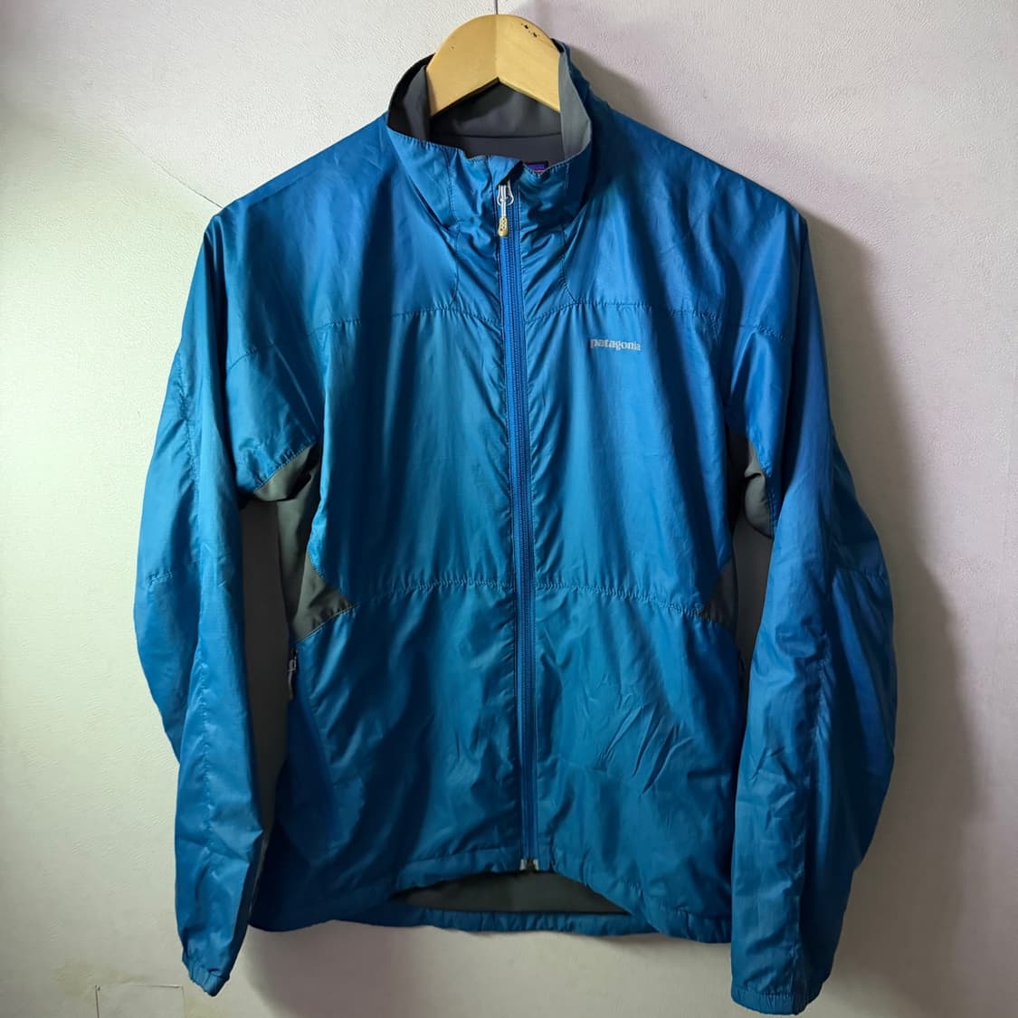파타고니아 여성 로고 바람막이 점퍼 XS (55-슬림 66) 상품이미지2