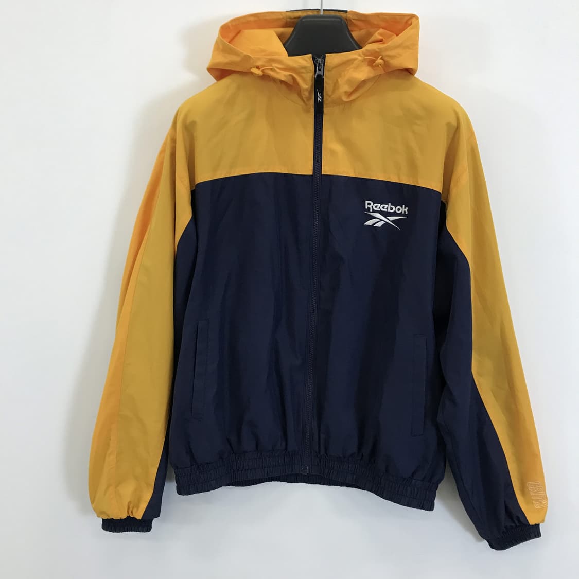 리복 x 크리틱 콜라보 바람막이 [S] 상품이미지1