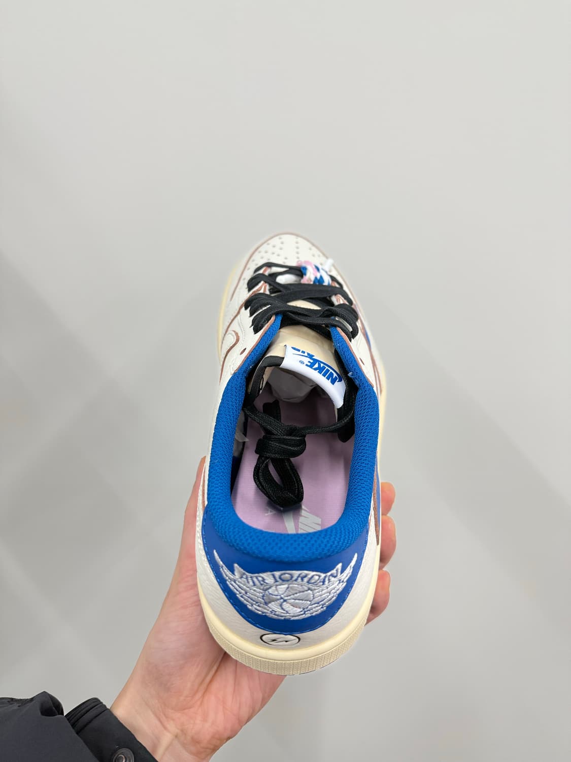 조던 1 x 트래비스 스캇 x 프라그먼트 레트로 로우 OG SP 세일 밀 상품이미지2