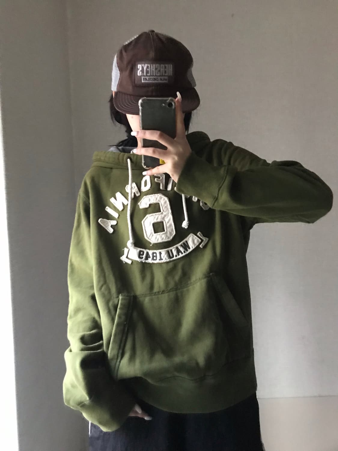 후아유 카키 후드티 상품이미지4