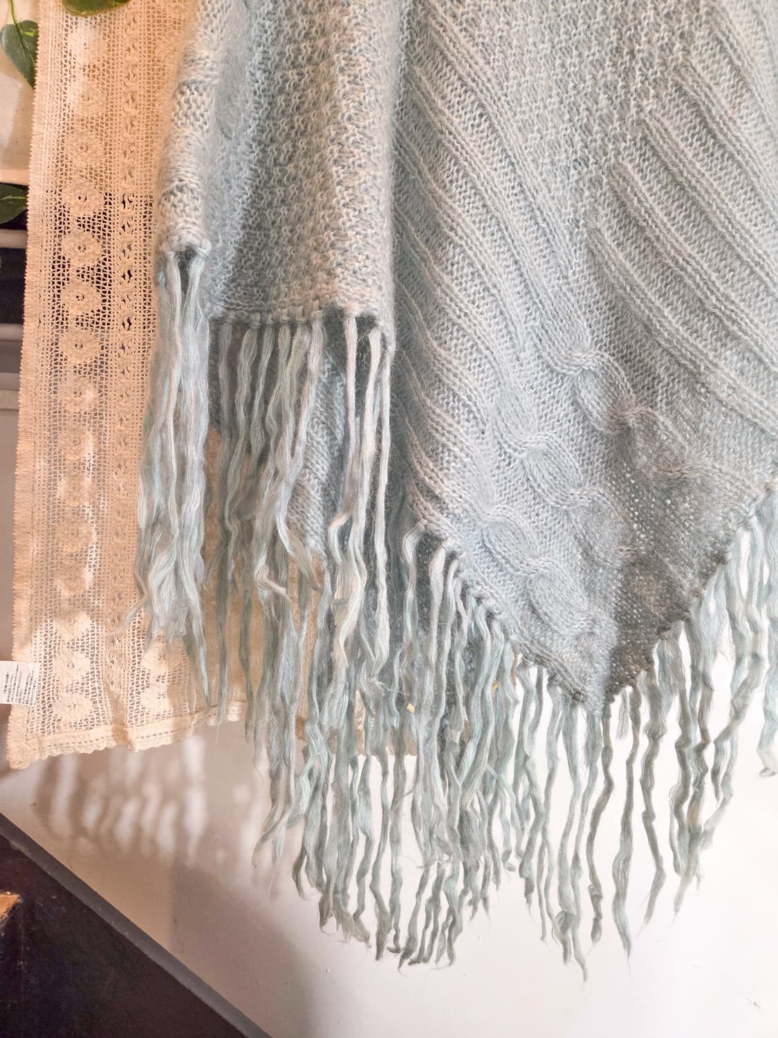 물빛 모헤어 케이프 니트 상품이미지4