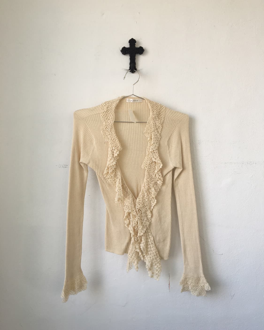 Crochet ruffle point ribbed knit cardiga 상품이미지2