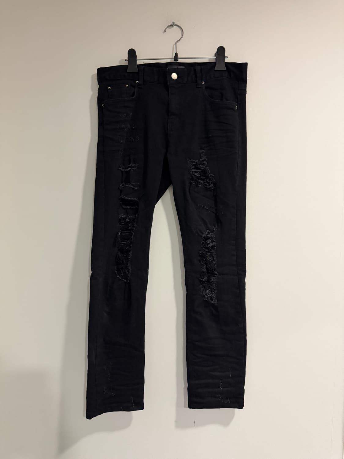 디스트레스드 블랙 데님 / 아미리 스타일 st 특A급 상품이미지1