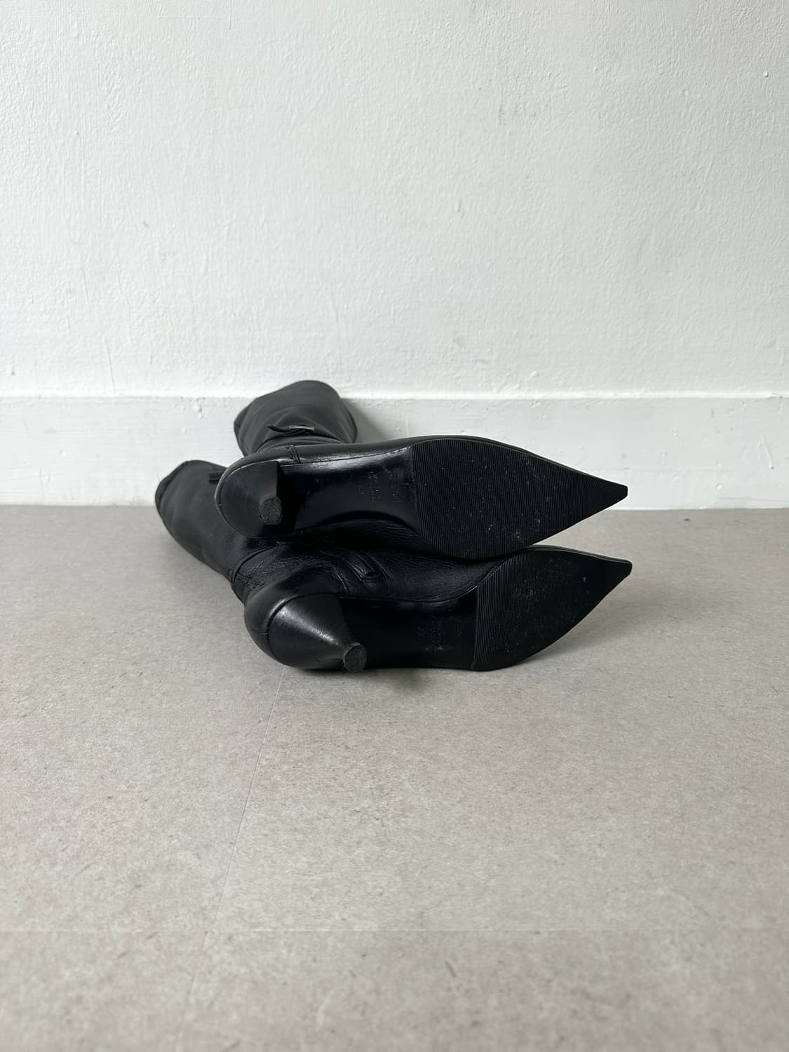 펜디 2000s 벨트 스트랩 나이프힐 레더 롱부츠 상품이미지7