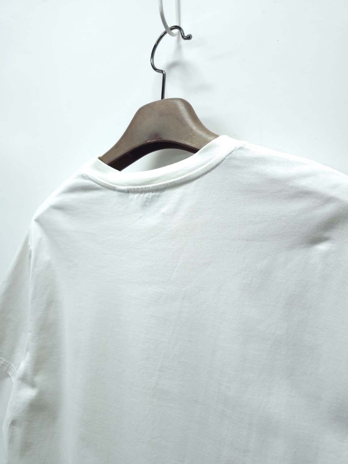 정품) 버버리 베이직로고 라운드 반팔 ( 남성L ) 상품이미지10