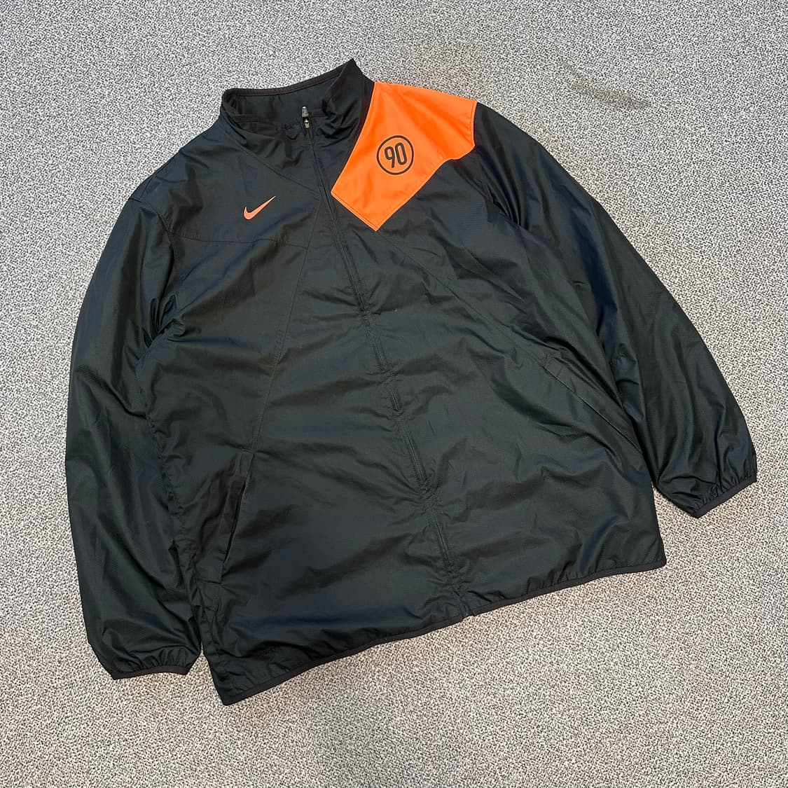 나이키 블랙 오렌지 바람막이 상품이미지1