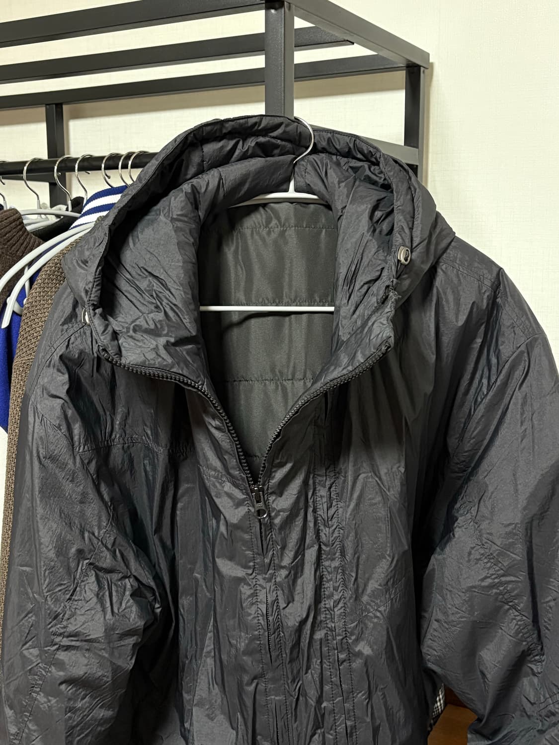 인템포무드 써밋 디테일 라이트 패딩 블랙 (L) 상품이미지4