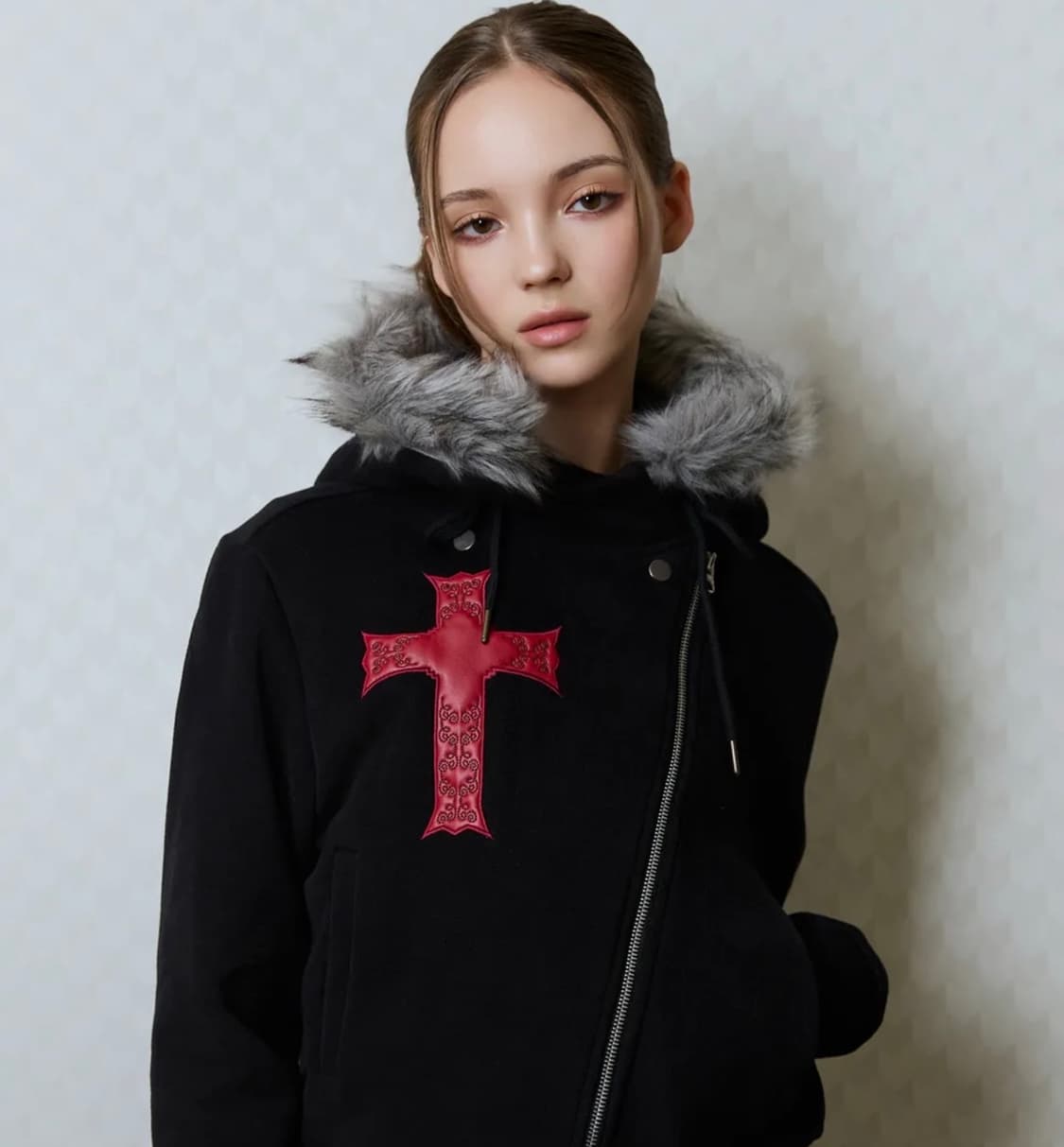러브이즈트루 FUR UNBALANCE HOOD ZIP UP BLACK 상품이미지2