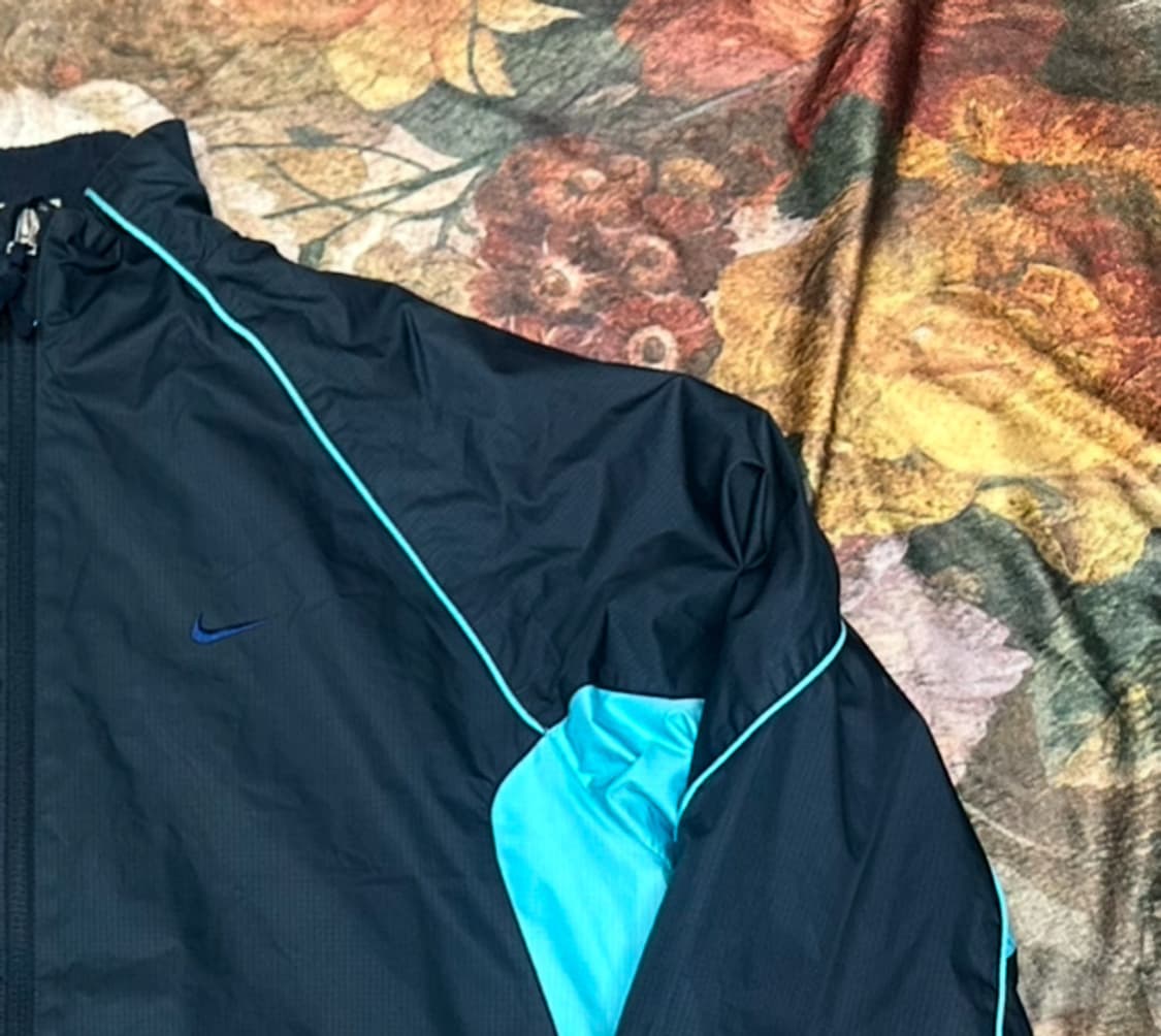 나이키 스카이블루 사이드라인 네이비바람막이 105 상품이미지2