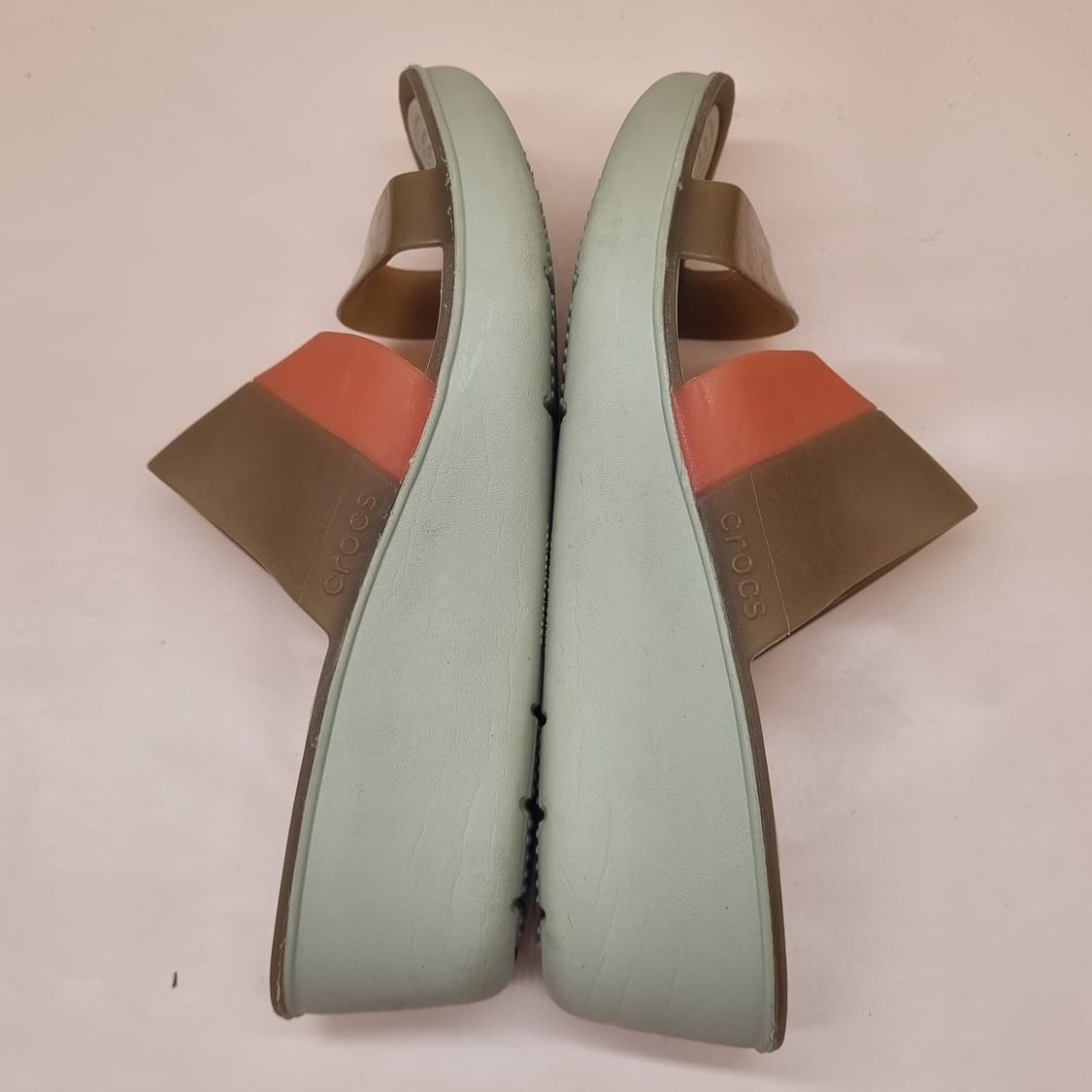 크록스 컬러블록 여성슬리퍼W6 230 굽5 상품이미지5