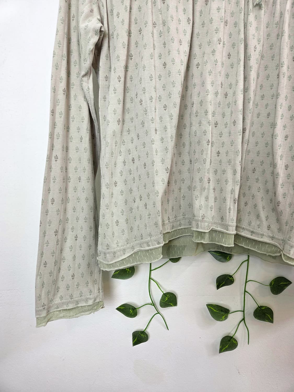 그리너리 잔패턴 목폴라 슬리브 상품이미지3