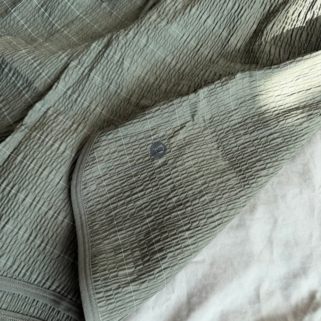 룰루레몬 마일 메이커 리플렉티브 쇼츠 라이너리스 m 새상품 판매합니다. 상품이미지2