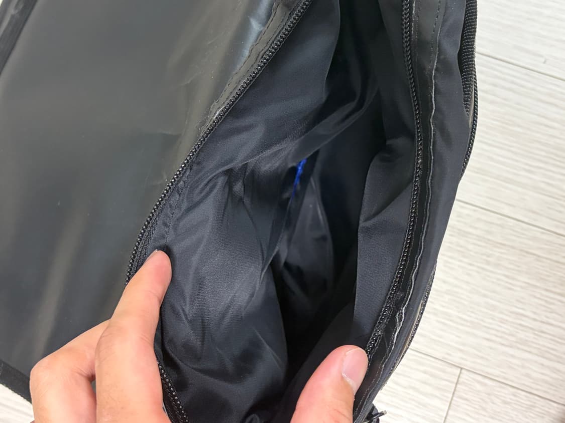 아더에러 트레이스 애드모어 크로스바디백 블랙 상품이미지6