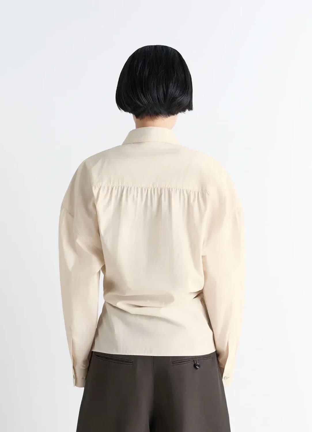 [36] 르메르 스트레이트 칼라 트위스트 셔츠 라이트크림 상품이미지2