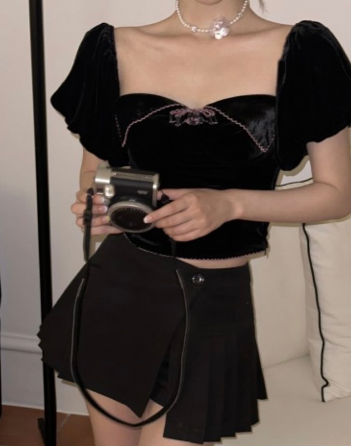 서쿠키 스테파니 블랙 벨벳 탑 상품이미지1