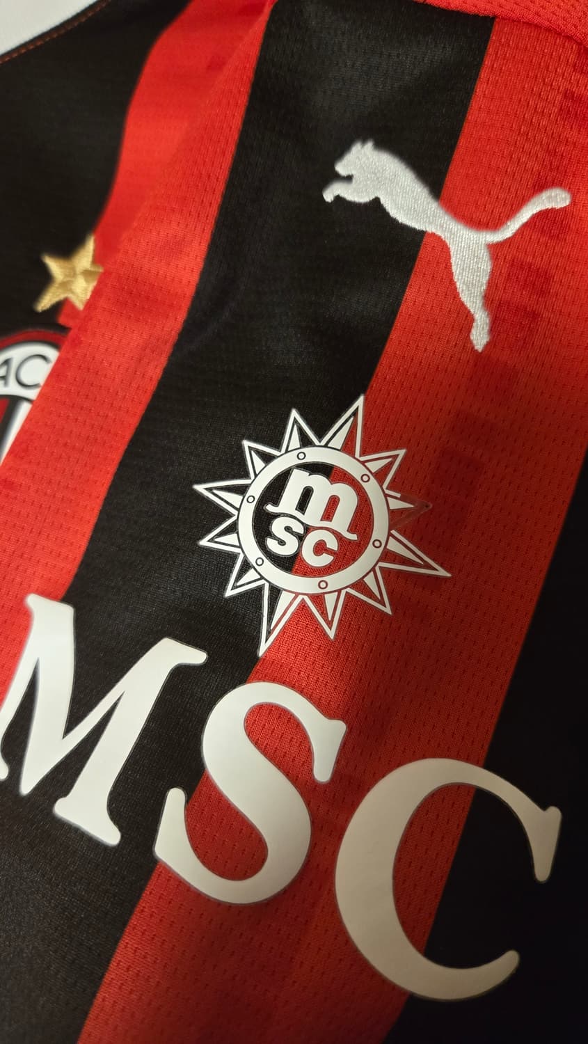 맨유23-24유니폼과 ac밀란 24-25유니폼으로 아무 축구유니폼 교환 상품이미지5